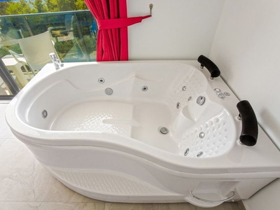 Jacuzzi
