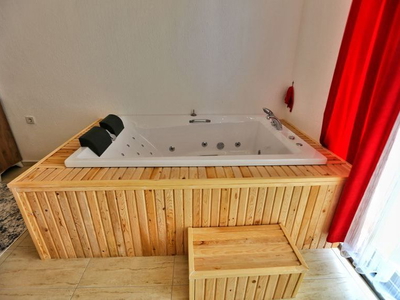 Jacuzzi