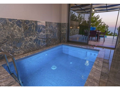 Kapalı Havuz
