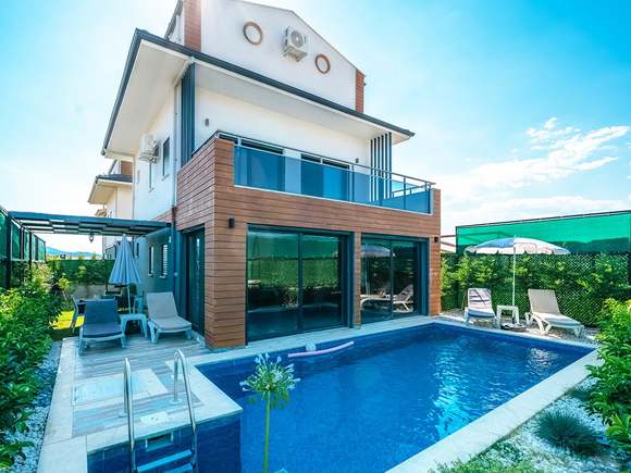 Villa Red House