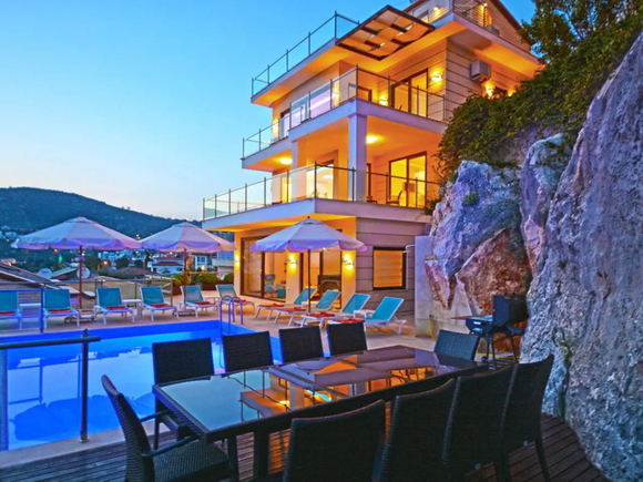 Villa Raptor
