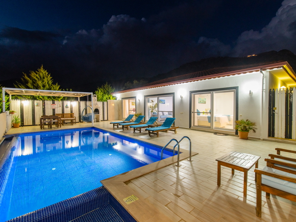 Villa Siyah