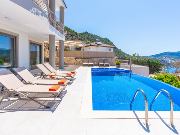 Villa King