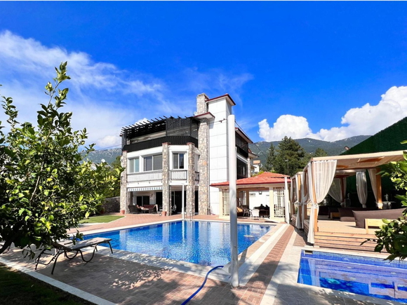 Villa Lavaflower