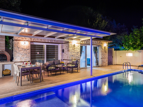 Villa Ebedi