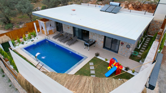 Villa Uncover