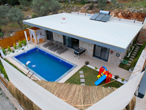 Villa Uncover