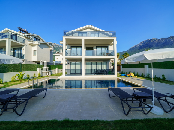 Villa Apollo 1