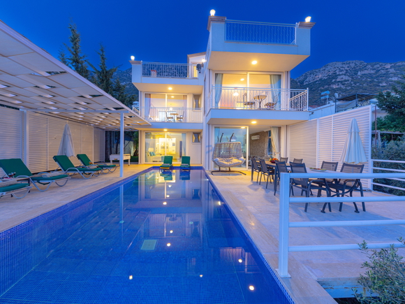 Villa Select