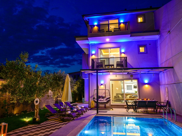 Villa Tlos