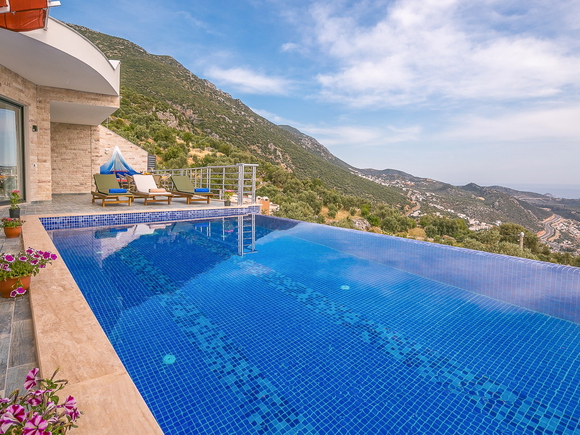 Villa Hemlock