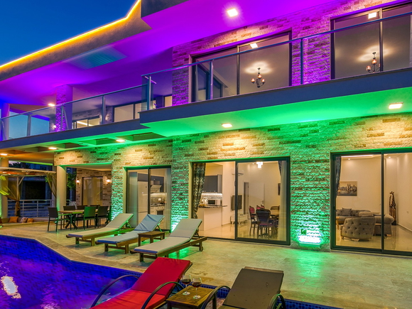 Villa Oakdale