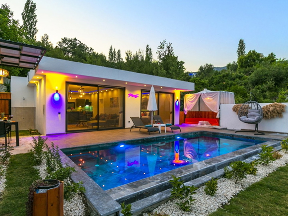 Villa Goldenrod
