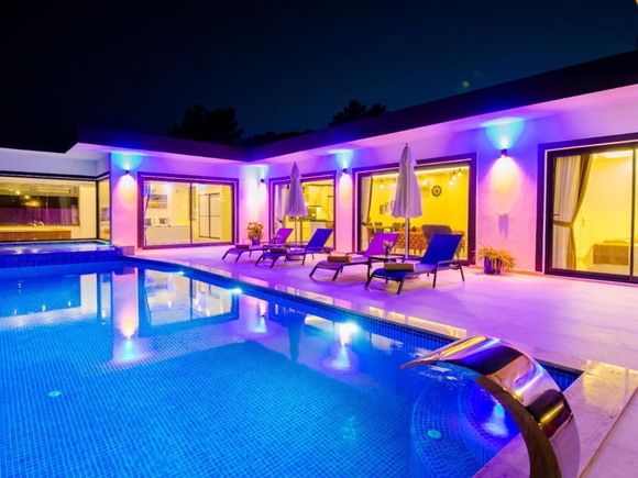 Villa Larkspur