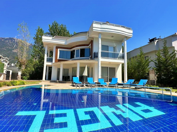 Villa Trinity Bay