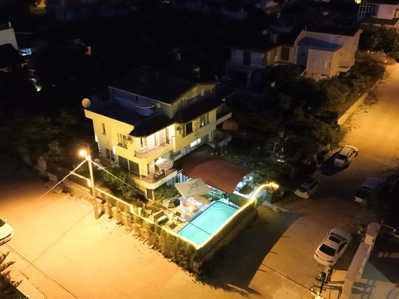 Villa Watermark