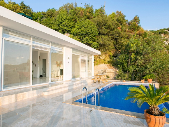 Villa West Bay