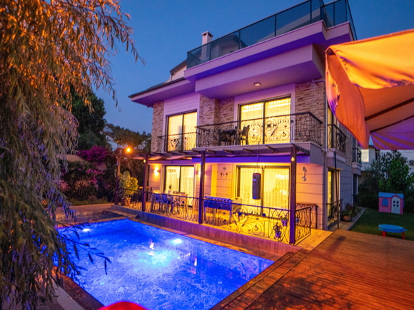 Villa Riverbank