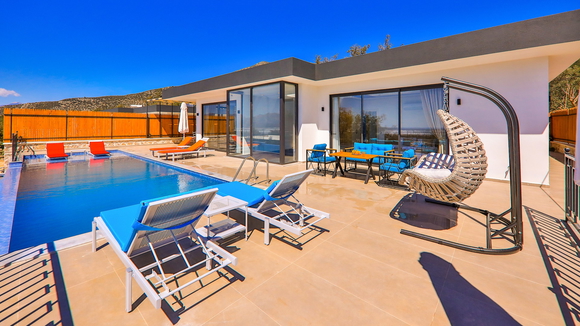 Villa Moonstruck