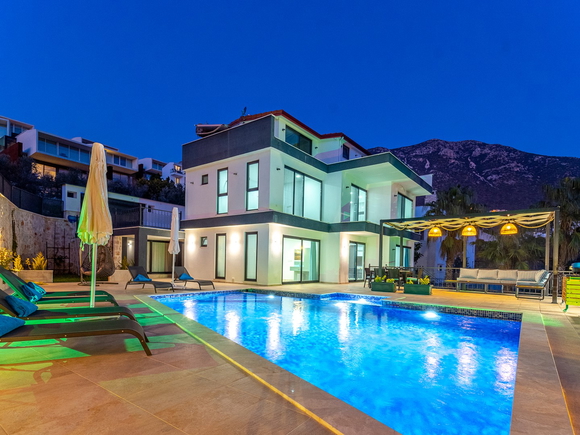 Villa Bahar Yağmuru