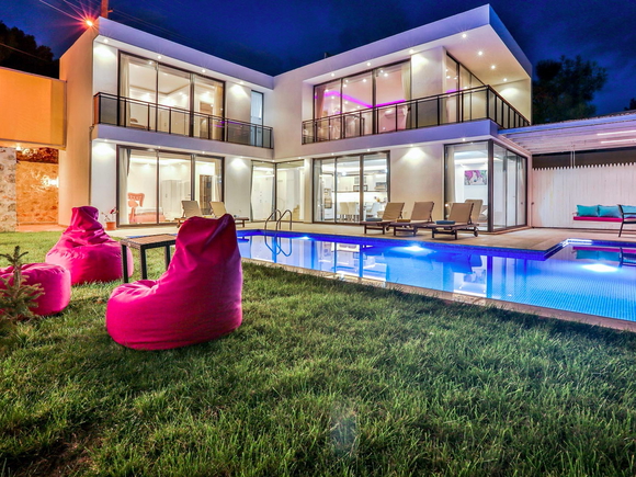 Villa November