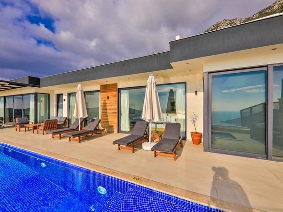 Villa James