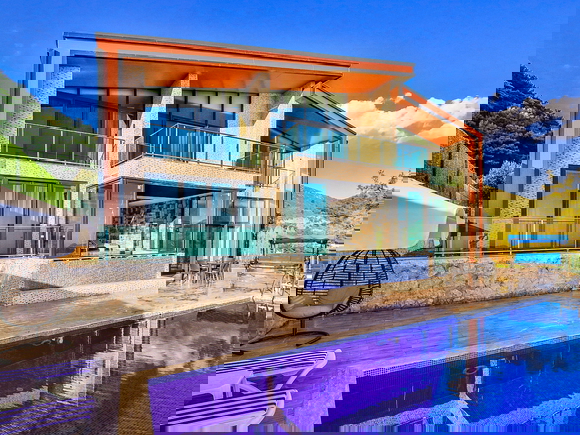 Villa Rose 4