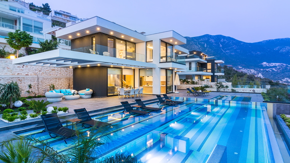 Villa Survivor
